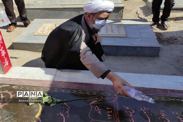 برگزاری مراسم غبار روبی و عطر افشانی مزار شهدای کوت سیدصالح