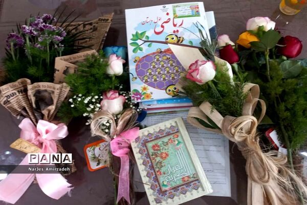 جشن شکوفه‌ها دبستان شایستگان فسا