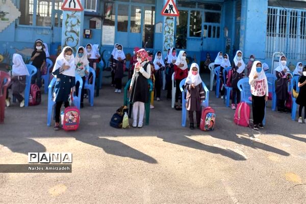 جشن شکوفه‌ها دبستان شایستگان فسا