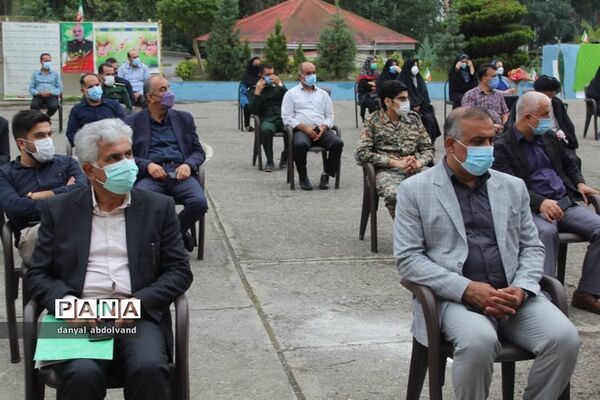 نواخته شدن زنگ آغاز سال تحصیلی در مدارس محمودآباد