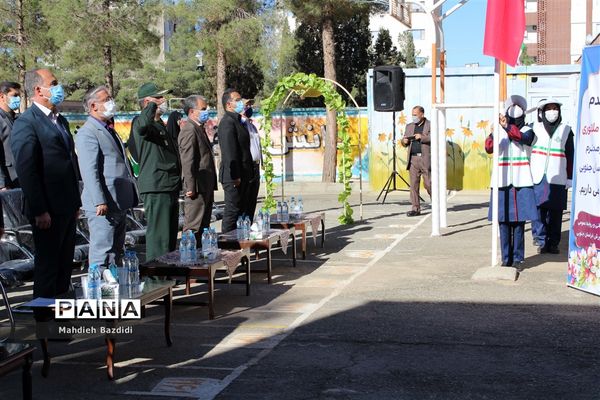 زنگ نمادین آغاز سال تحصیلی جدید در بیرجند