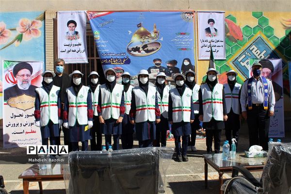 زنگ نمادین آغاز سال تحصیلی جدید در بیرجند