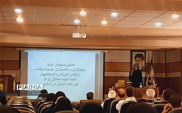 مشارکت خادمیاران منطقه ۱۴ تهران در طرح واکسیناسیون کرونا
