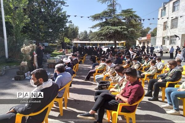 برگزاری مراسم گرامیداشت شهدا در اداره آموزش و پرورش ملارد