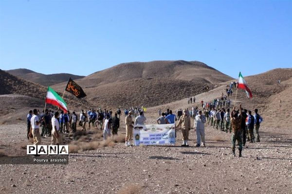 برگزاری همایش کوه‌پیمایی در مرکزآموزش ۰۴ امام رضا(ع) نزاجا به مناسبت هفته دفاع مقدس