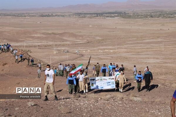 برگزاری همایش کوه‌پیمایی در مرکزآموزش ۰۴ امام رضا(ع) نزاجا به مناسبت هفته دفاع مقدس