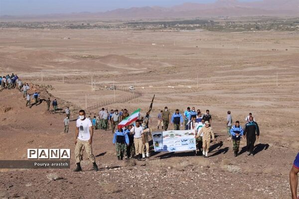 برگزاری همایش کوه‌پیمایی در مرکزآموزش ۰۴ امام رضا(ع) نزاجا به مناسبت هفته دفاع مقدس