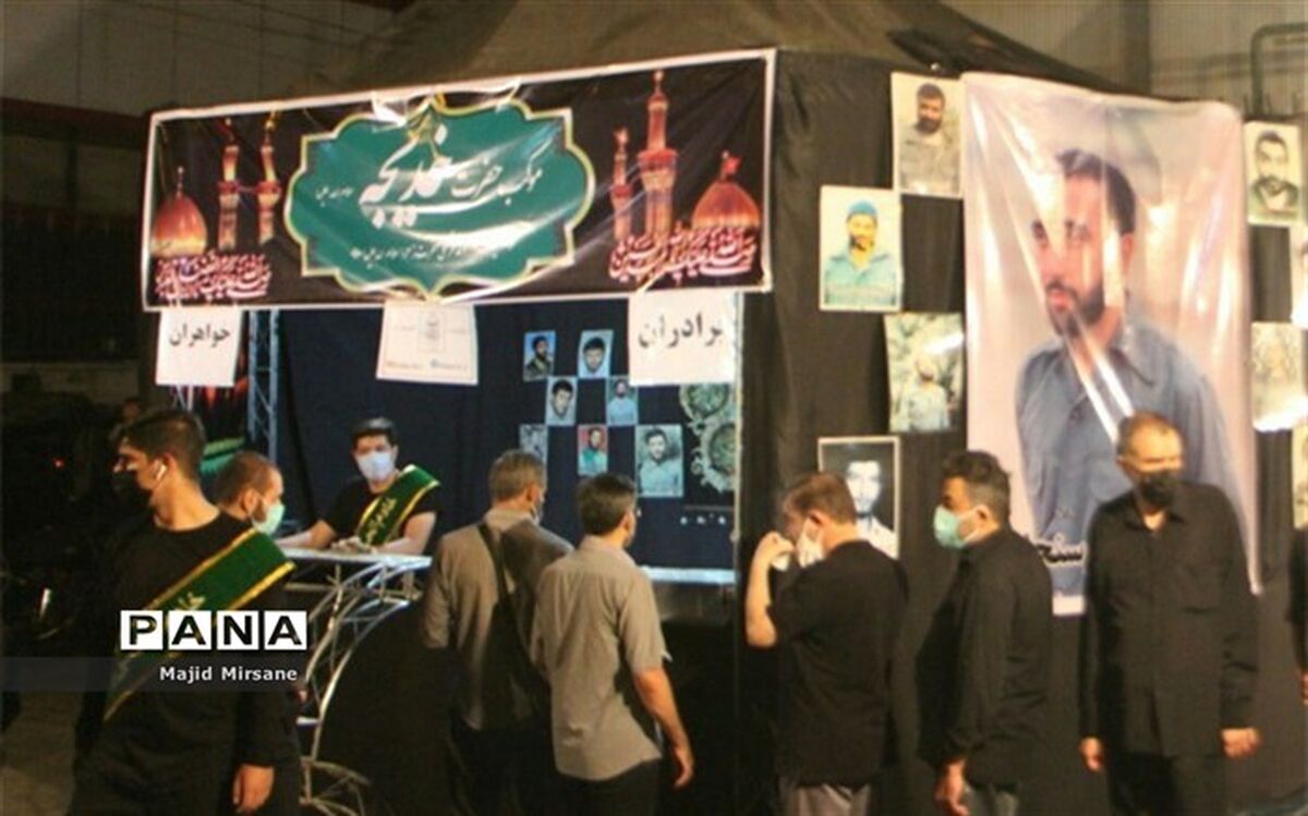 برپایی موکب حضرت خدیجه توسط دانش‌آموزان در منطقه ۱۴