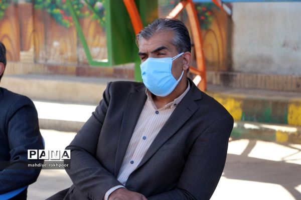 نواختن زنگ ایثار ومقاوت دردبیرستان شیخ هادی هادوی بیرجند