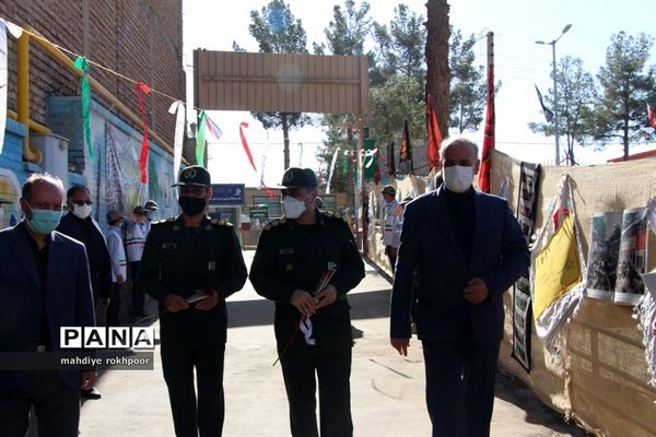 نواختن زنگ ایثار ومقاوت دردبیرستان شیخ هادی هادوی بیرجند