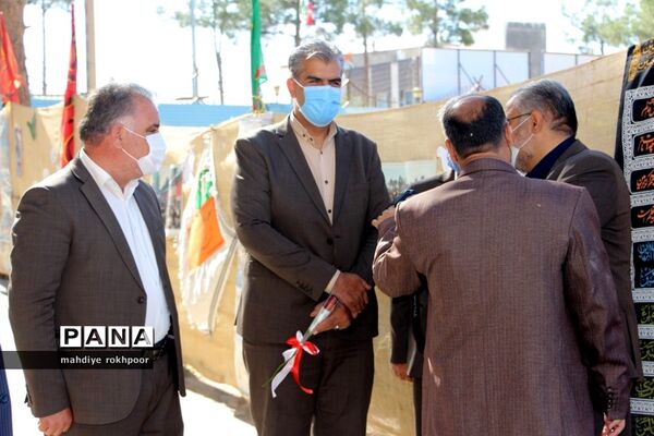 نواختن زنگ ایثار ومقاوت دردبیرستان شیخ هادی هادوی بیرجند