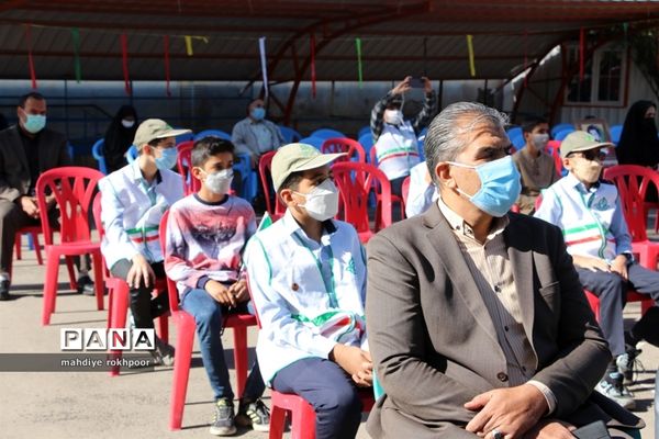 نواختن زنگ ایثار ومقاوت دردبیرستان شیخ هادی هادوی بیرجند