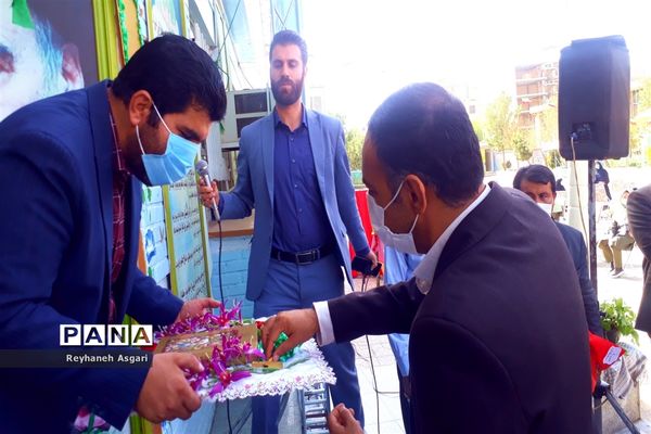 مراسم آیین نواختن زنگ ایثار و مقاومت در قرچک