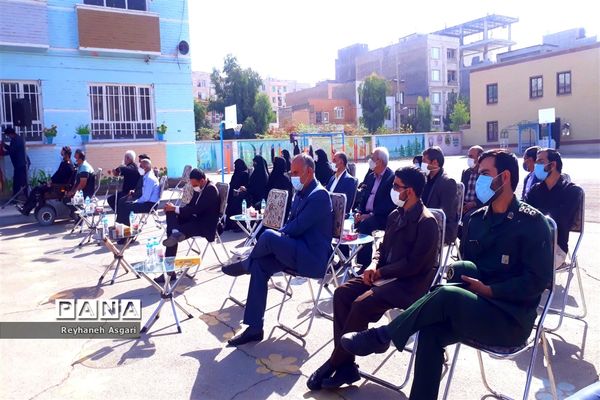 مراسم آیین نواختن زنگ ایثار و مقاومت در قرچک