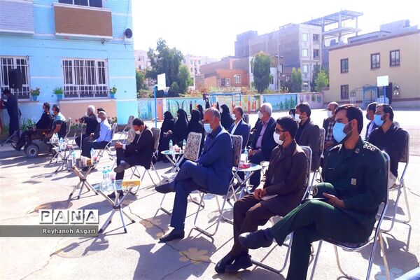مراسم آیین نواختن زنگ ایثار و مقاومت در قرچک