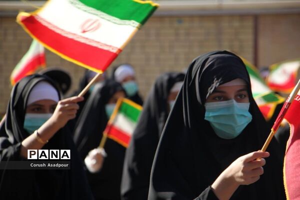 آیین استانی نواختن زنگ ایثار و مقاومت در مدرسه شاهد دالکی ناحیه 1 شیراز