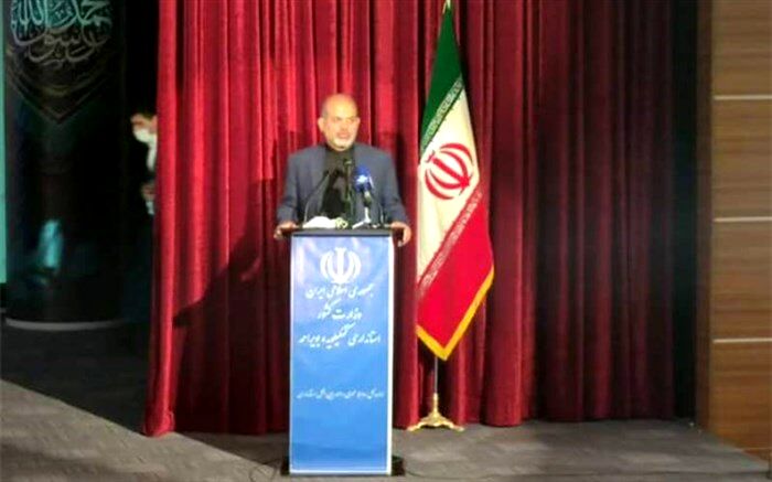 دشمن با همه وجود تلاش می‌کند ملت را نا امید و نظام را تضعیف کند