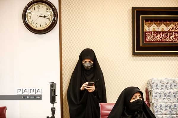 نشست معاون امور زنان رئیس جمهوری با خانواده ایثارگران و شهدا