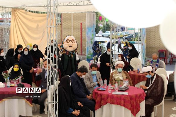 پویش مهر عاطفه‌ها همزمان با سراسر کشور در مدارس استان فارس