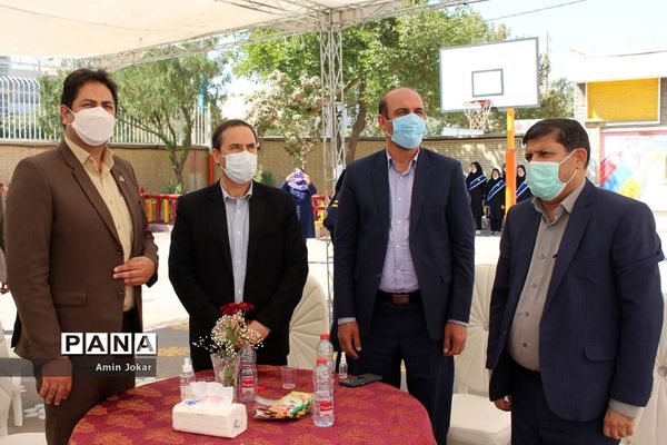 پویش مهر عاطفه‌ها همزمان با سراسر کشور در مدارس استان فارس