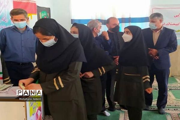 شور عاطفه‌ها در مدارس دلوار