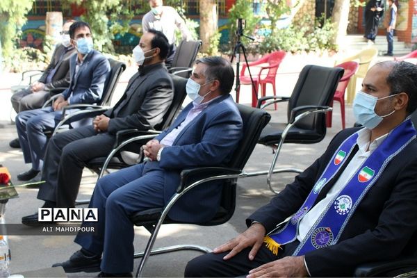 مراسم جشن عاطفه‌ها در آموزشگاه  امام‌رضا(ع)  شهرستان چهاردانگه