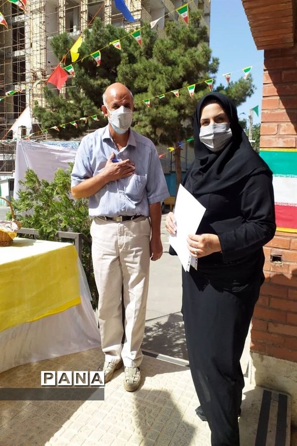 برگزاری پویش مهر عاطفه ها و انتخابات انجمن اولیا و مربیان در دبیرستان قلم چی کرج