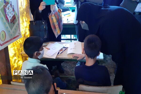 نواختن زنگ آغاز فعالیت مدارس عشایری خراسان رضوی