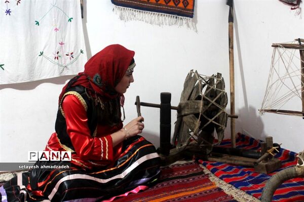 نمایشگاه صنایع دستی و گردشگری در شهرستان گلوگاه