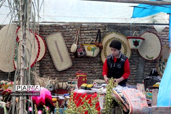 نمایشگاه صنایع دستی و گردشگری در شهرستان گلوگاه