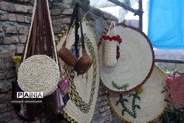 نمایشگاه صنایع دستی و گردشگری در شهرستان گلوگاه