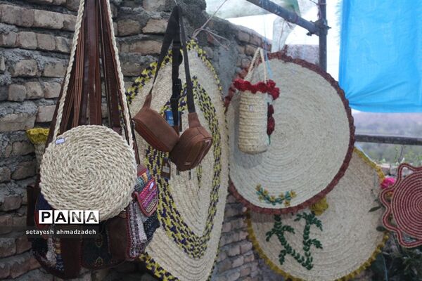 نمایشگاه صنایع دستی و گردشگری در شهرستان گلوگاه