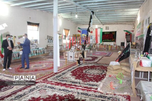 نمایشگاه «جلوه‌های دفاع مقدس» در دبیرستان شبانه‌روزی کهک