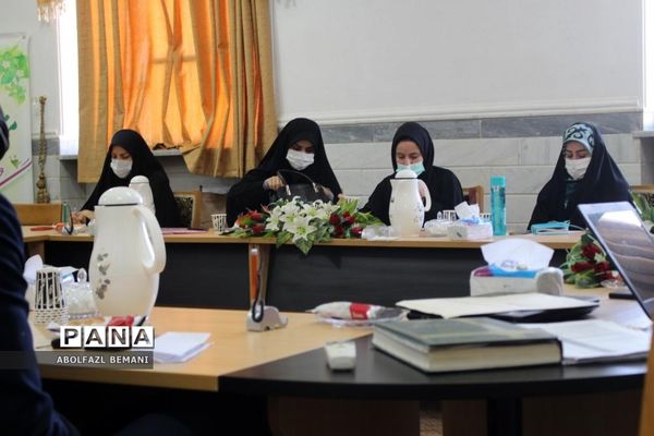 جلسه هم‌اندیشی مربیان پیشتاز مدارس شهرستان کهک