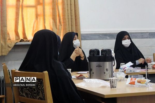 جلسه هم‌اندیشی مربیان پیشتاز مدارس شهرستان کهک