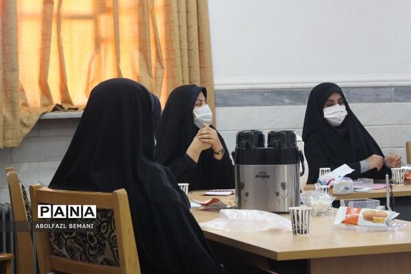 جلسه هم‌اندیشی مربیان پیشتاز مدارس شهرستان کهک