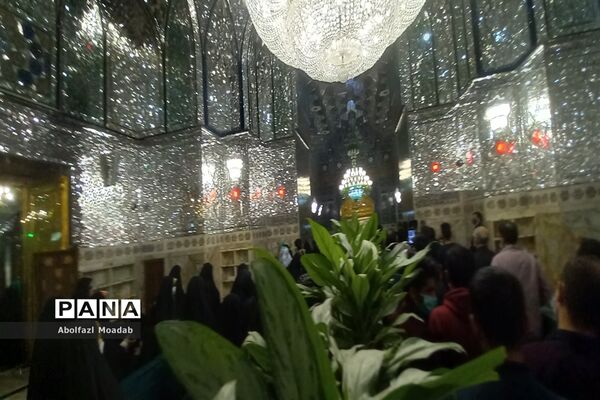 حال و هوای صحن حرم امام رضا (ع) در شب رحلت پیامبر (ص)  و شهادت امام حسن مجتبی (ع)