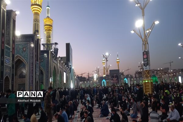 حال و هوای صحن حرم امام رضا (ع) در شب رحلت پیامبر (ص)  و شهادت امام حسن مجتبی (ع)