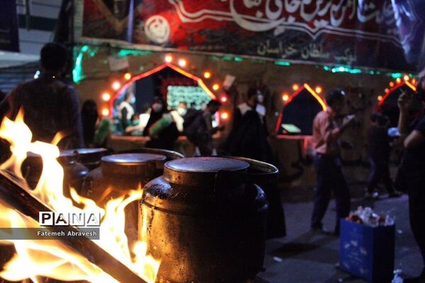 برپایی موکب سلطان خراسان توسط خادمیاران رضوی منطقه ۱۴