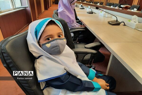 تقدیر از برترین‌های جشنواره سفیران سلامت منطقه ۱۳