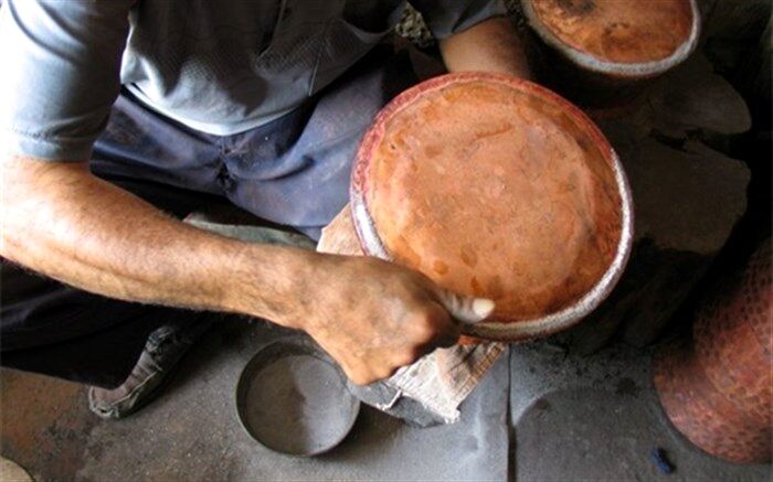اعطای کمک‌های مالی بلاعوض به تعدادی از هنرمندان صنایع دستی