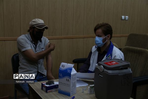 واکسیناسیون بیماران سرطانی در مقابله با بیماری کرونا در شهرستان  امیدیه