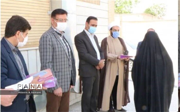 اهدای ۲۰ دستگاه تبلت به نیازمندان