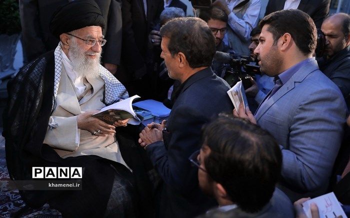 پیام رهبر معظم انقلاب به نشست شاعران در «دیدار ماه»