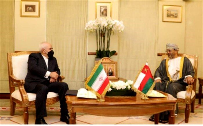 ظریف با وزیر امور خارجه عمان دیدار کرد