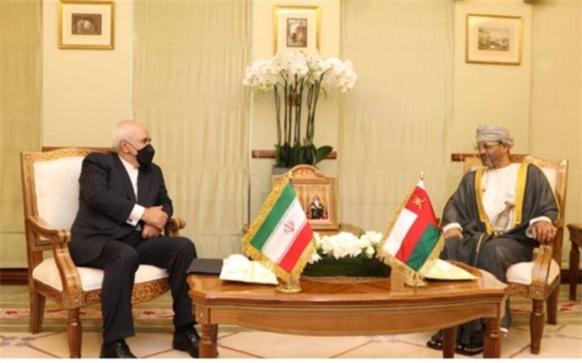 ظریف با وزیر امور خارجه عمان دیدار کرد