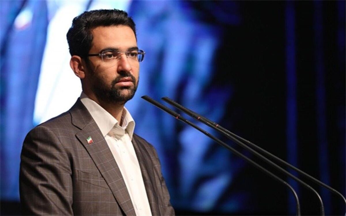 آذری جهرمی تاکید کرد: هیچ بودجه پنهانی در وزارت ارتباطات وجود ندارد