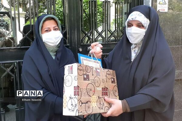 تجلیل از معلمان مدرسه فاطمه‌زهرا(س) آموزش و پرورش ناحیه یک ری