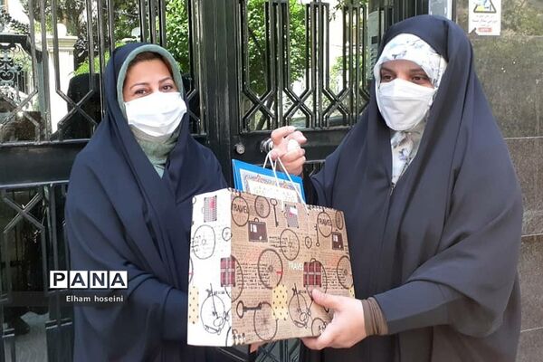 تجلیل از معلمان مدرسه فاطمه‌زهرا(س) آموزش و پرورش ناحیه یک ری