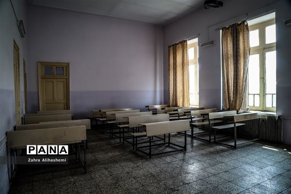 دبیرستان انوشیروان دادگر